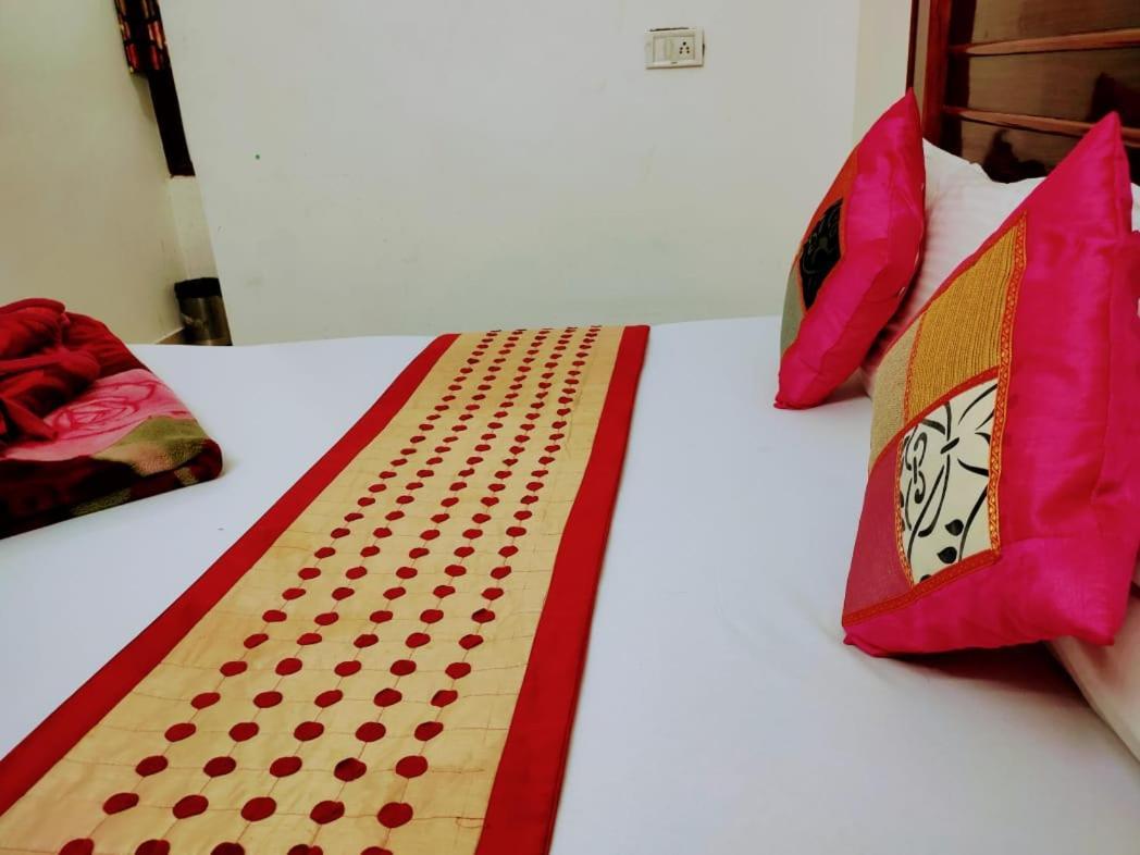 Hotel Diamond New Delhi Ngoại thất bức ảnh